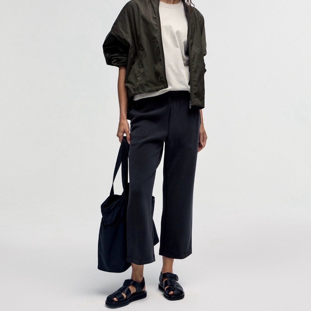 Lululemon Softstreme Cropped Pant